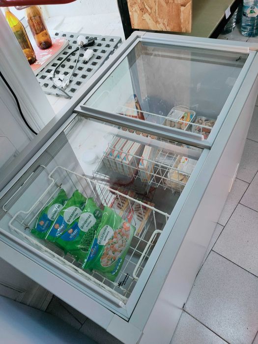 Arca congeladora horizontal a funcionar perfeitamente