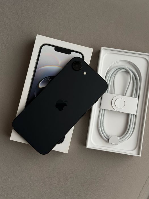 Продам iPhone 16e 128GB Black (чорний)