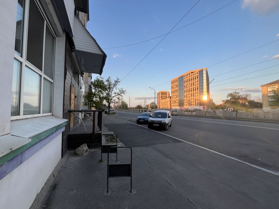 Аренда помещения в центре Харькова - Красная линия - автомобильный трафик