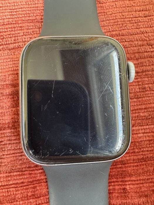 Apple Watch SE 44mm (2020)