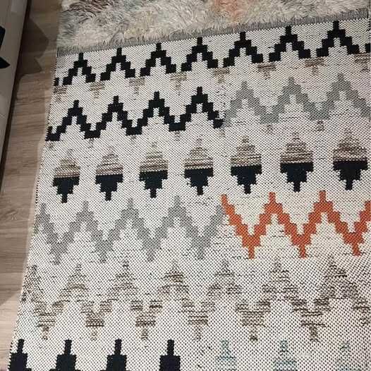 Tapete moderno com padrão - Semi-novo