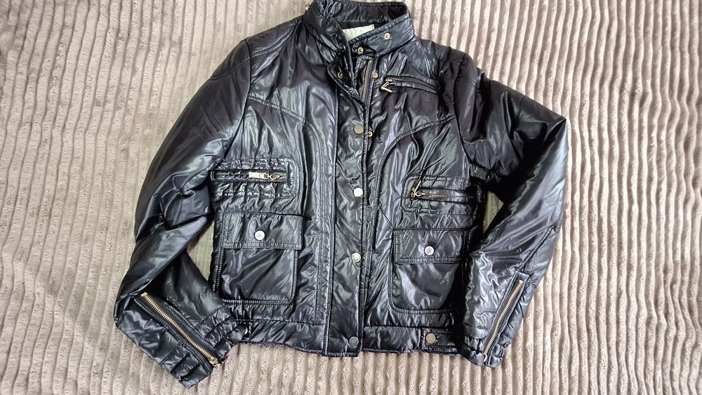 Куртка весна/осінь.