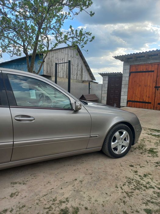 Продам Мерседес w211 2.2 cdi