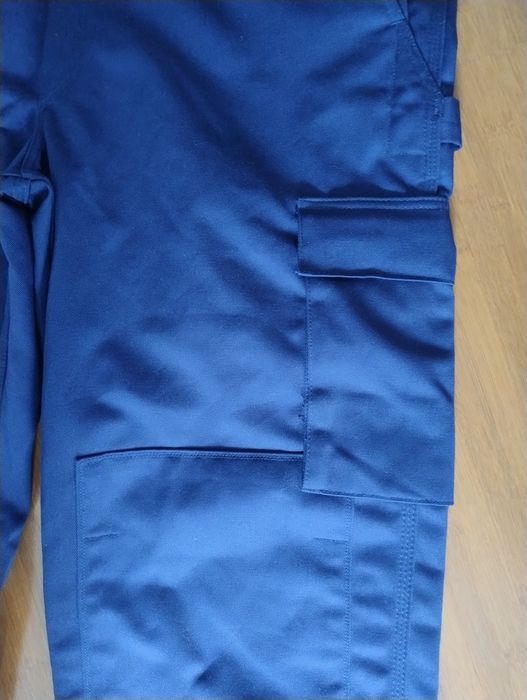 Spodnie robocze ogrodniczki firmy Engel L