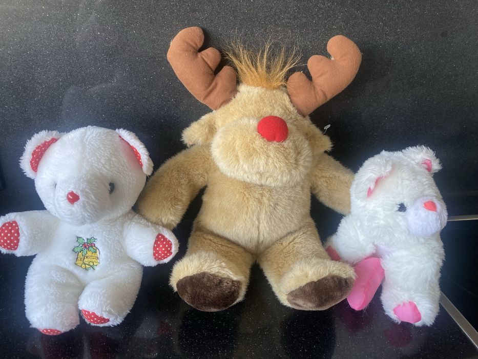 3 lindos peluchinhos