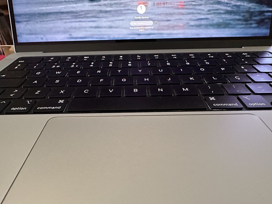 Macbook Pro M3 Pro - 18GB RAM | 512 SSD - Silver - COMO NOVO