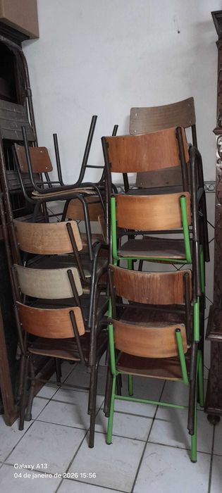 Lote de cadeiras infantis (15)