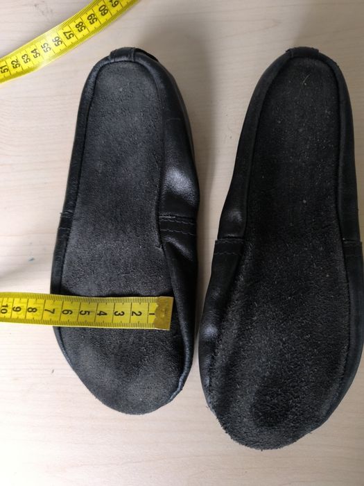 Чешки чорні дитячі шкіряні, р. 19,5 см та 17,5 см