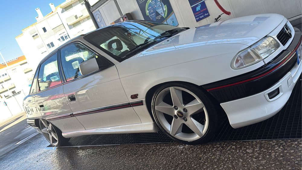 Astra 1.4 GT carro impecavel