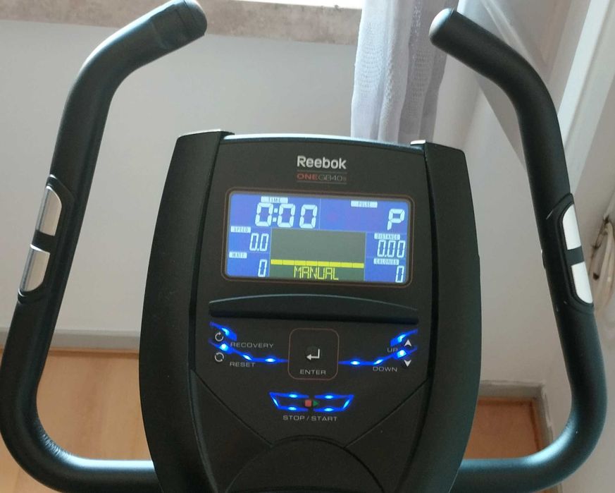 Bicicleta ergométrica Reebok ONE GB40s praticamente nova