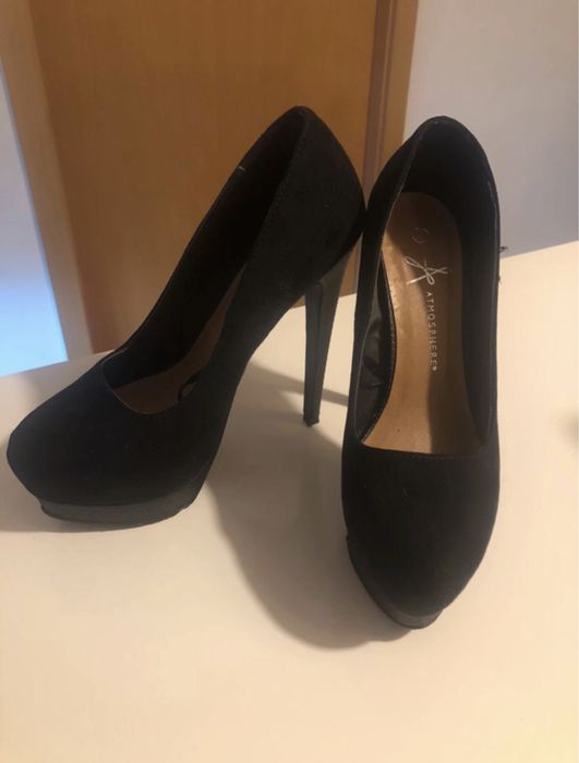 Sapatos Altos Pretos