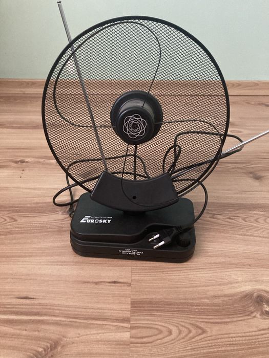 Набір телевізор, приставка, антена