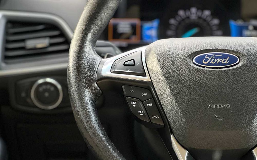 Ford Edge 2015 року