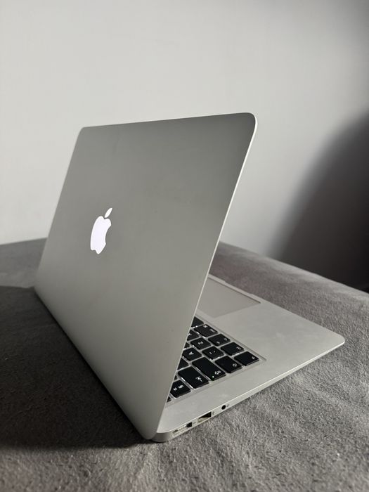 Macbook Air A1466. 2014 r.