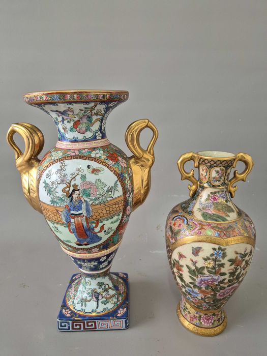 Conjunto de duas jarras chinesas com asas