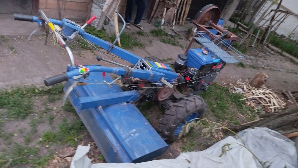 Продам  мотоблок дизельный, 8 к.с.
