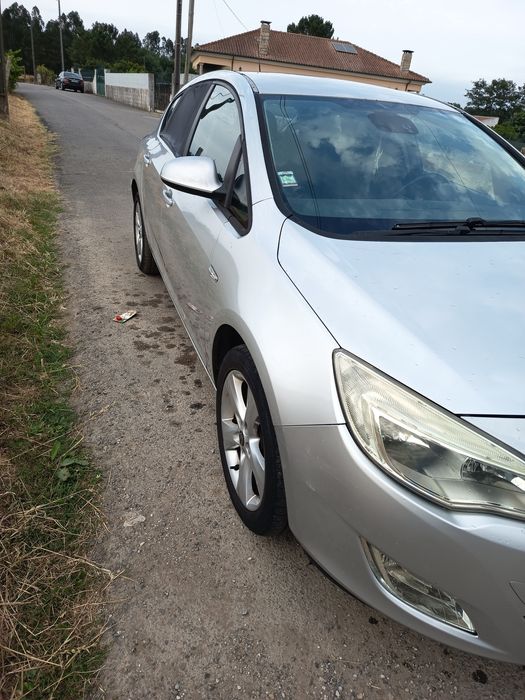 Opel Astra J 1.3 EcoFlex (2010)
