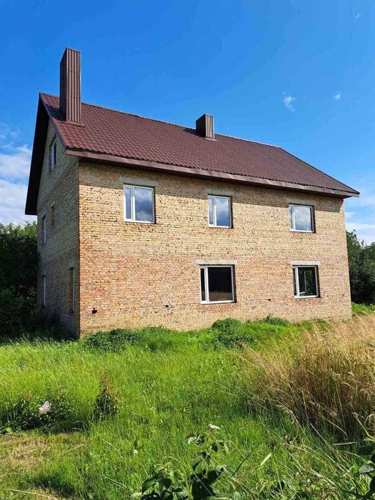 Терміновий продаж будинку в передмісті Луцька біля лісу!