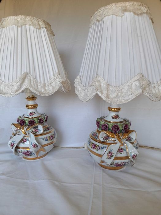 Par de candeeiros Myrtus porcelanas, trabalhado à mão