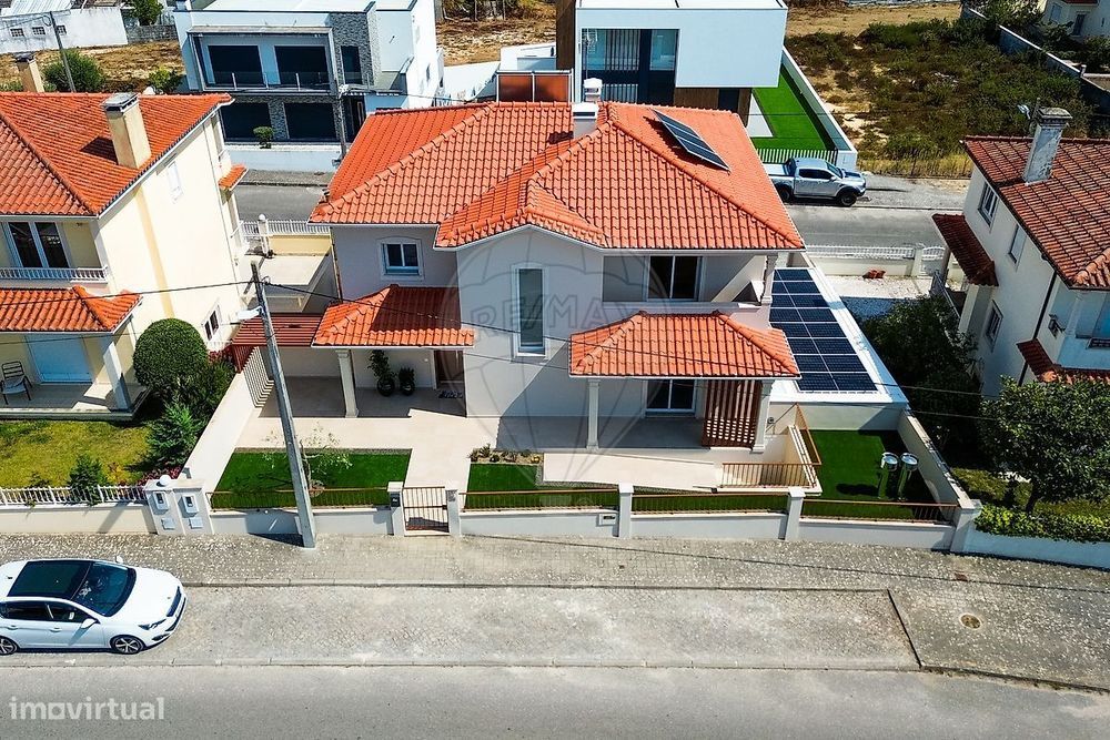 Moradia T5 para venda