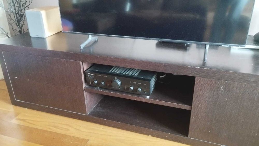 Móvel de Sala em madeira