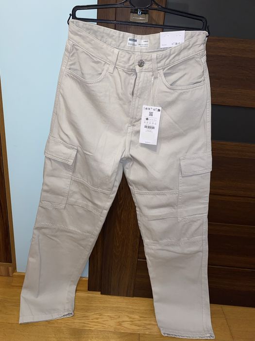 Jeansy cargo o kroju wide leg szare Bershka