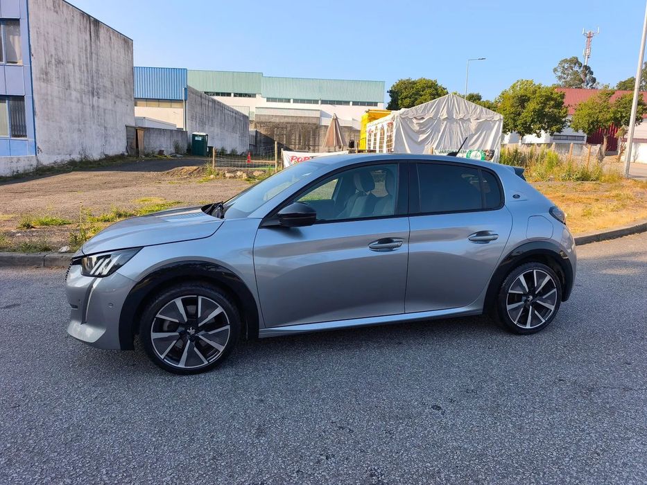 Peugeot e-208 GT foto 5
