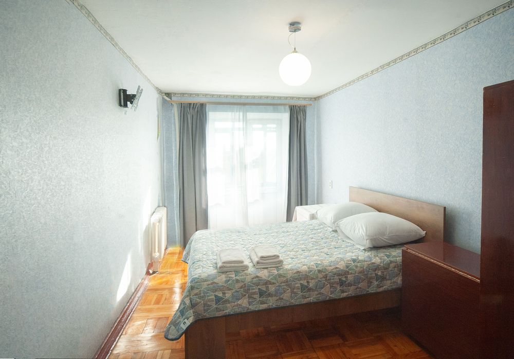 Квартира подобово.Світло не вимикається! 9-та лікарня. Правий берег