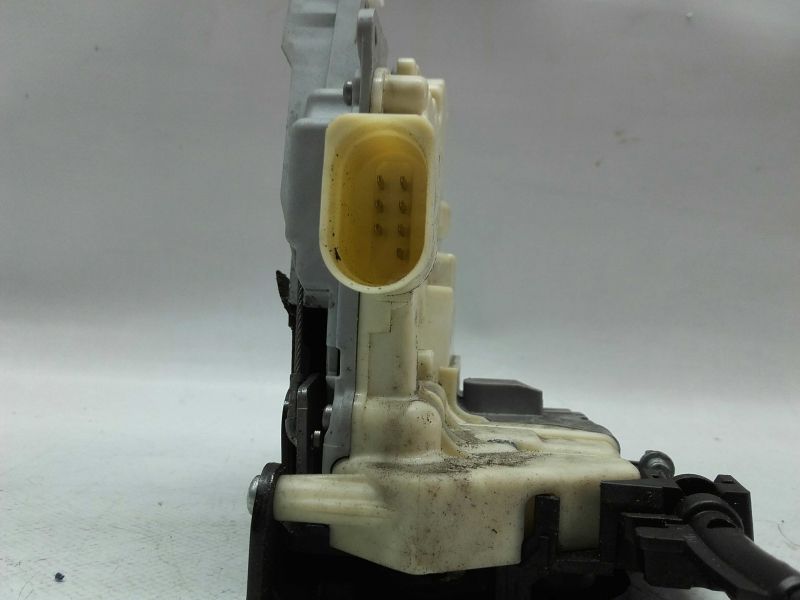 Fechadura / fecho porta trás esquerdo VOLKSWAGEN Passat (3C2)