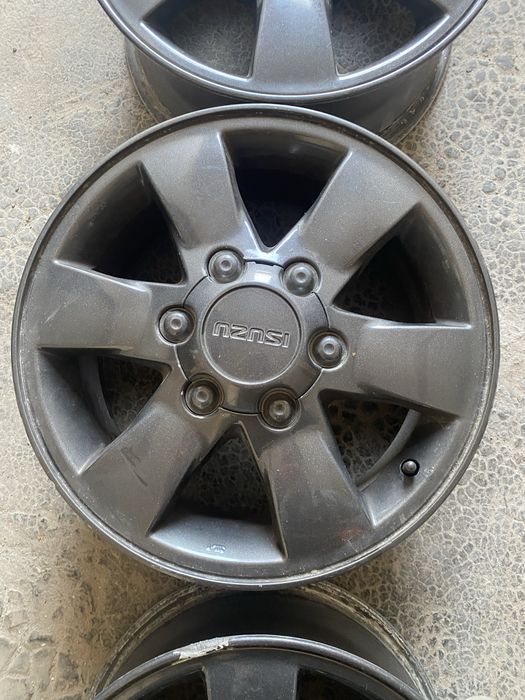 Оригінальні диски Isuzu R16 6x139.7 7J ET38 brabus 18*8 1/2jj