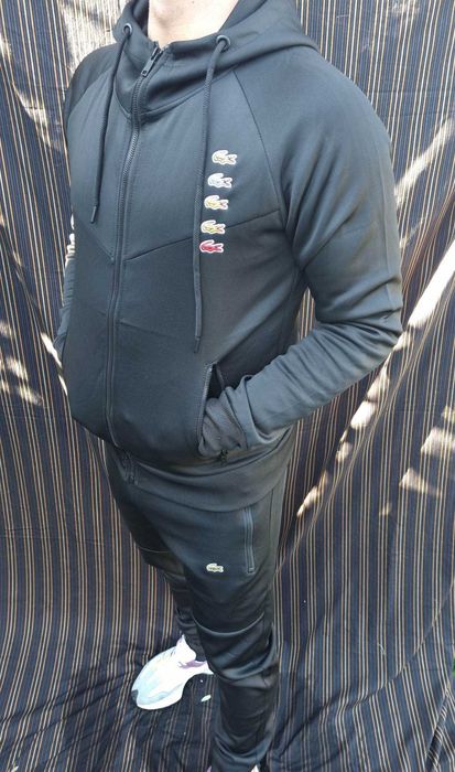 Fato de treino todo bordado slim fit