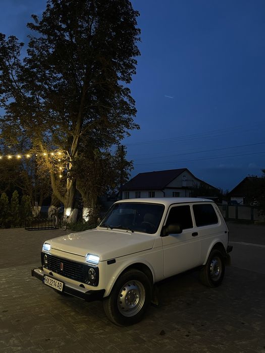ВАЗ 21214 у дуже гарному стані