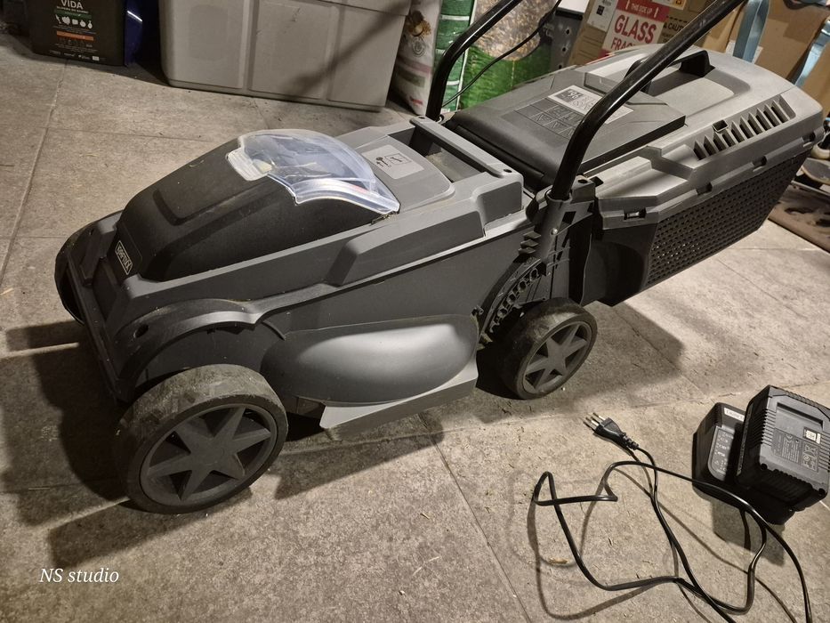 Máquina cortar relva eléctrica / bateria 18V 3,0Ah