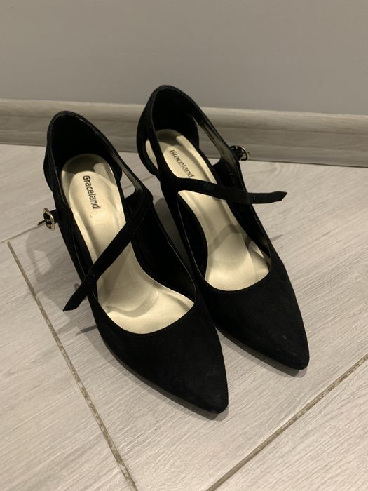Buty na obcasie