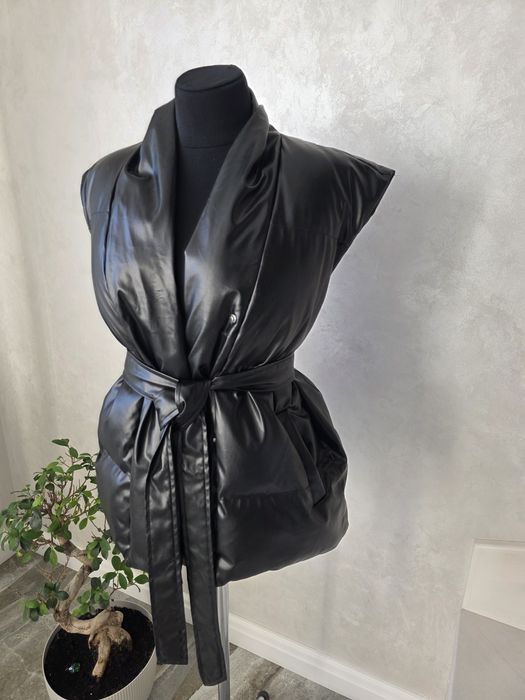 Жилетка тепла. Шкір замінник. Розмір с-л.