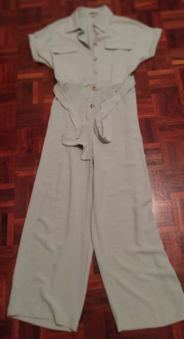 Macacão largo em tecido fino