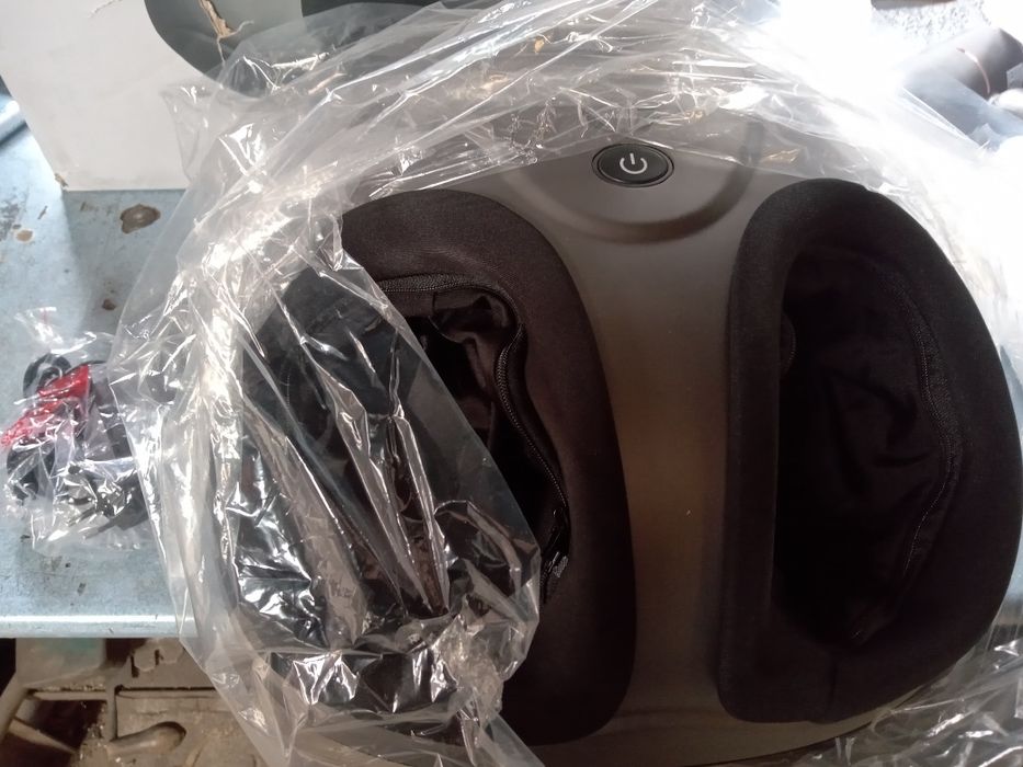 Masażer relaksacyjny kompresyjny stóp z ogrzewaniem Breo FM D191 Shiat