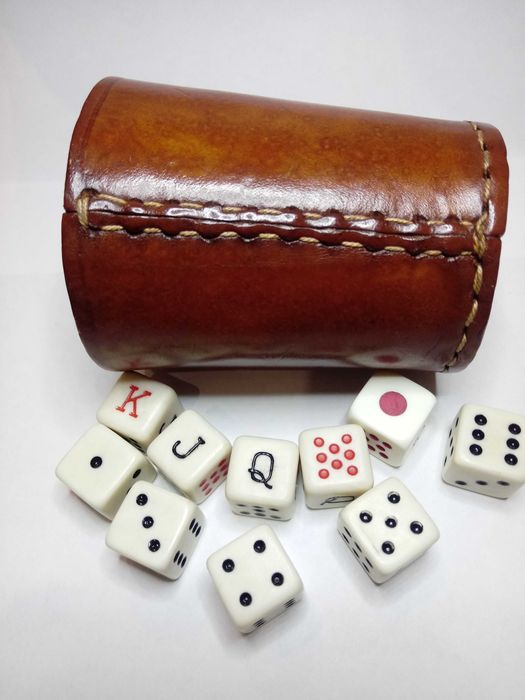 Copo em Cabedal para Jogos de dados