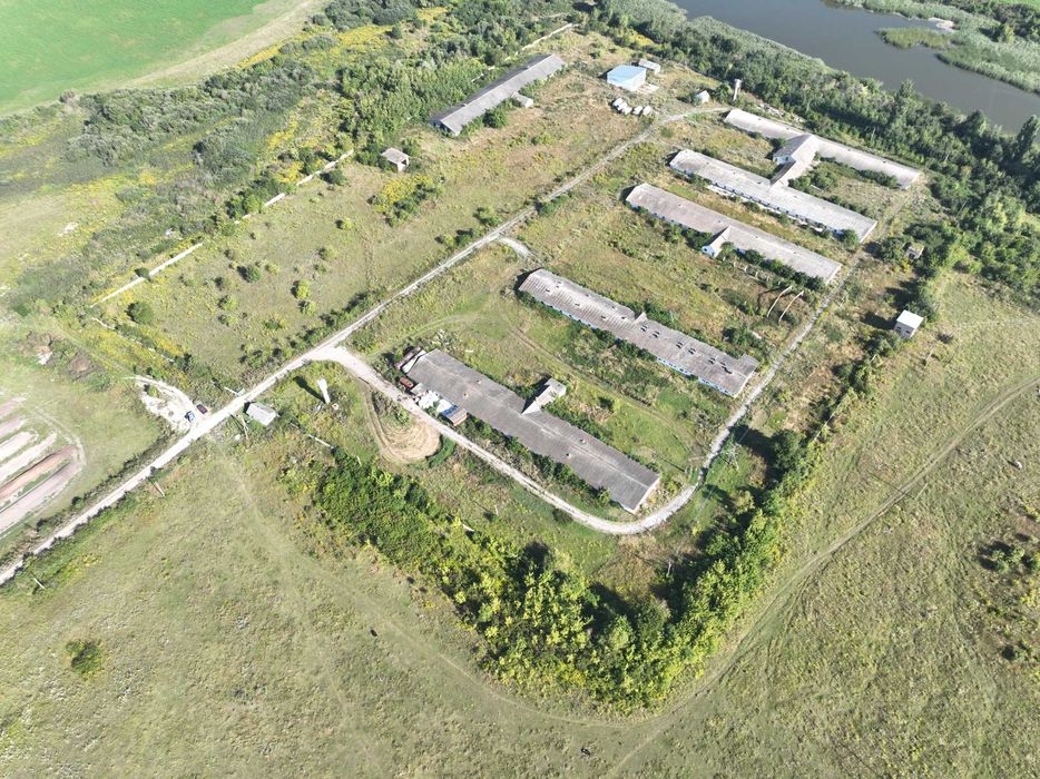 комплекс будівлі ферми