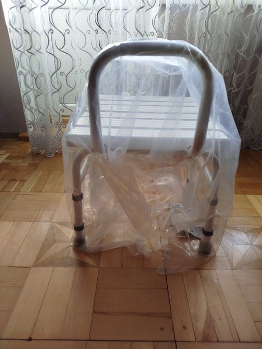 Стілець для ванної та душу