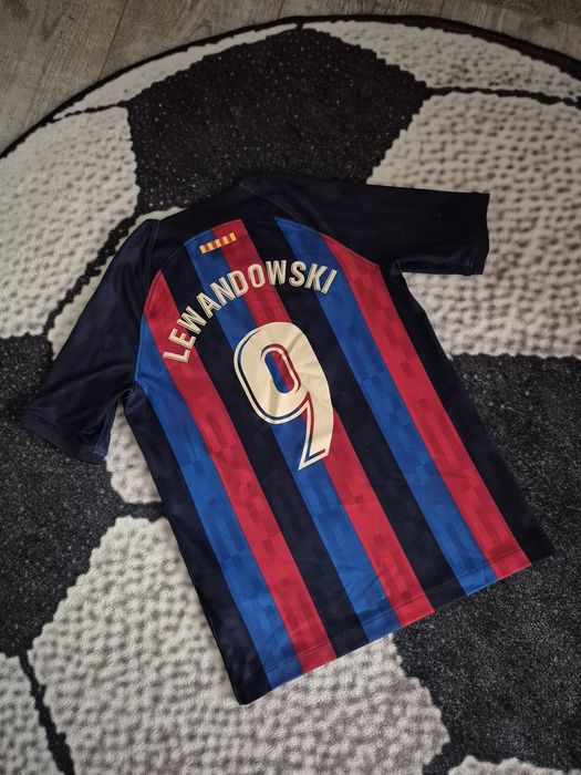 FC Barcelona  piekna koszulka sportowa 128