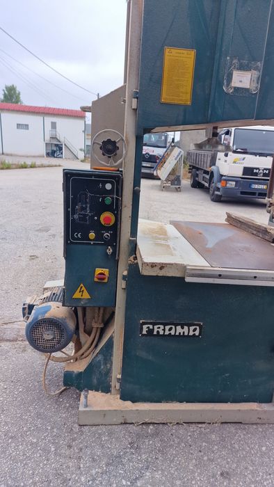Serra de fita frama com normas maquinas de carpintaria