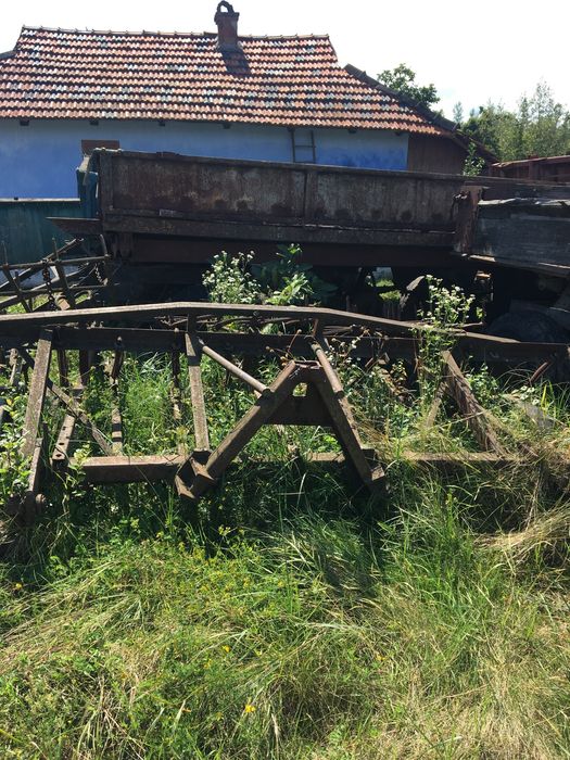Продам причепи до тракторів у гарному стані.