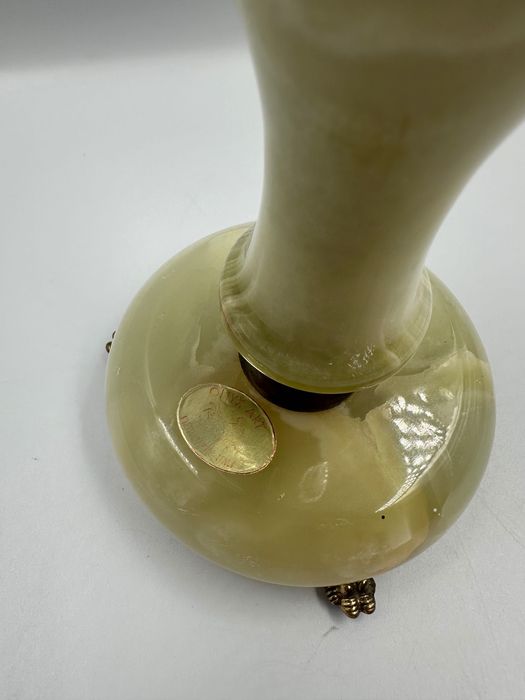 Kandelabr z onyksu i mosiądzu