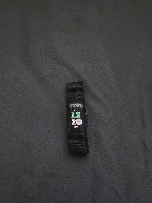 Fitbit charge 6 com bracelete extra