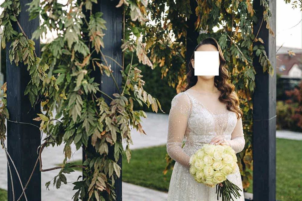 suknia ślubna błyszcząca