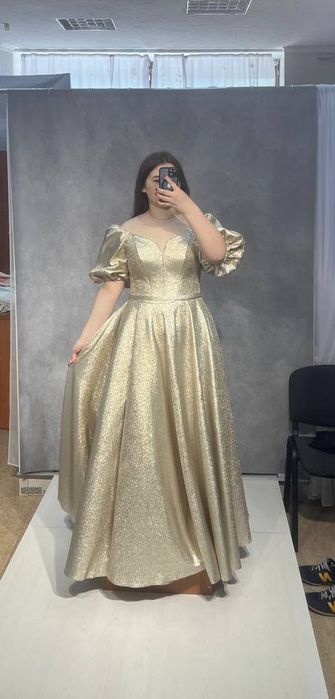 Випускна сукня продам