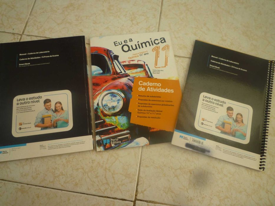 Eu e a Química A 11ºManual caderno actividades e caderno Laboratório