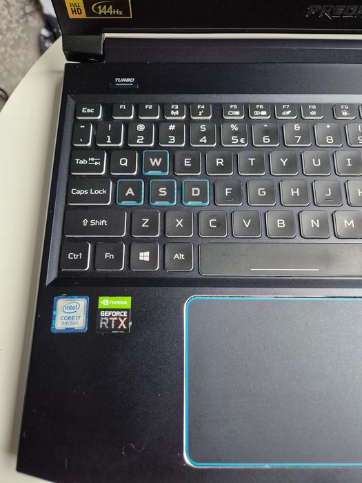 Acer Predator Helios 300 | i7-9 gen | Na części lub do naprawy