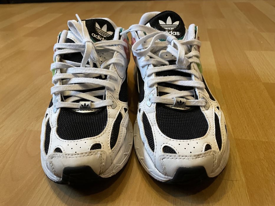 Adidas buty astir shoes